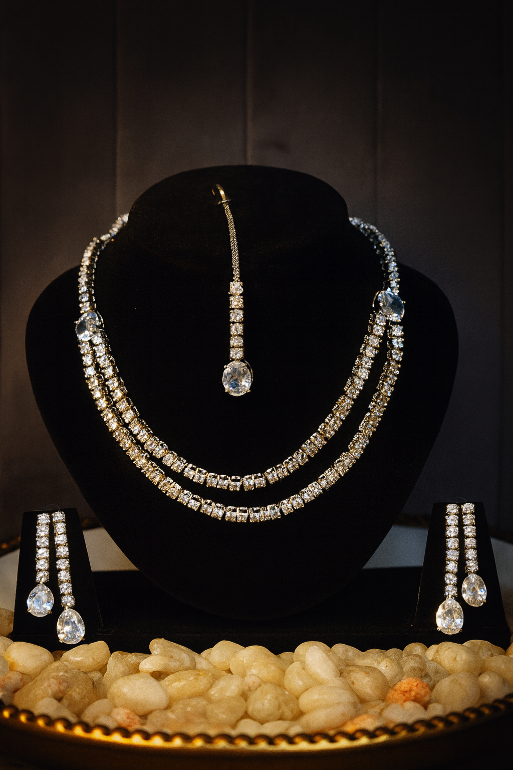 SCARLET MOONLIGHT WHITE