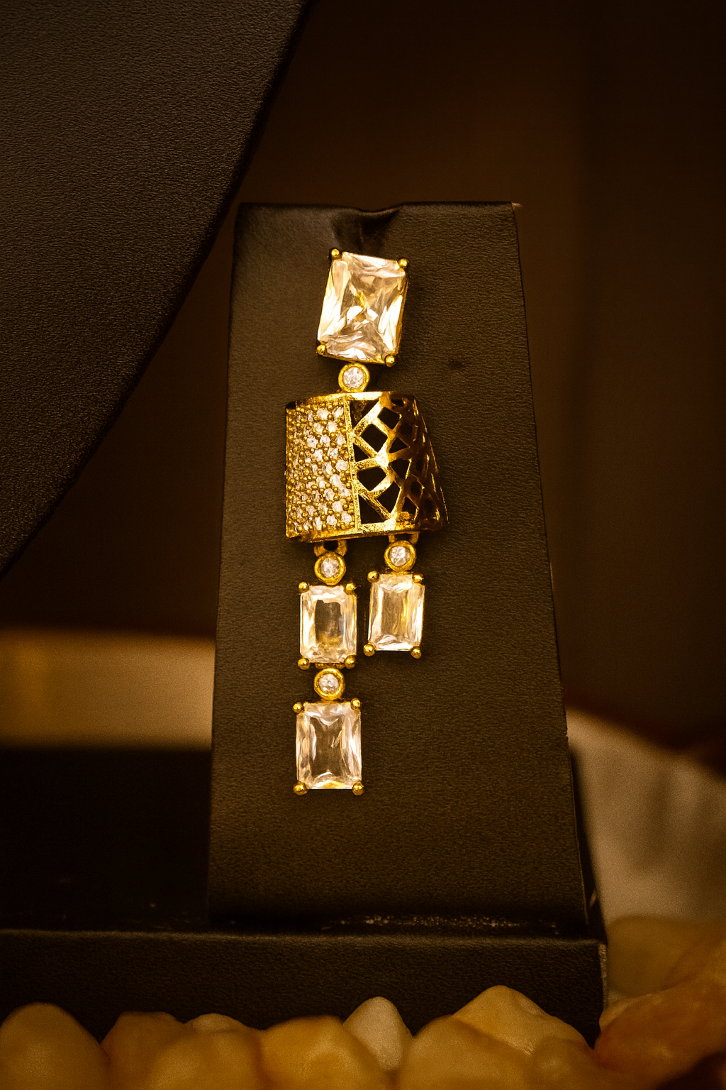 LUNAR EMPRESS DIAMOND